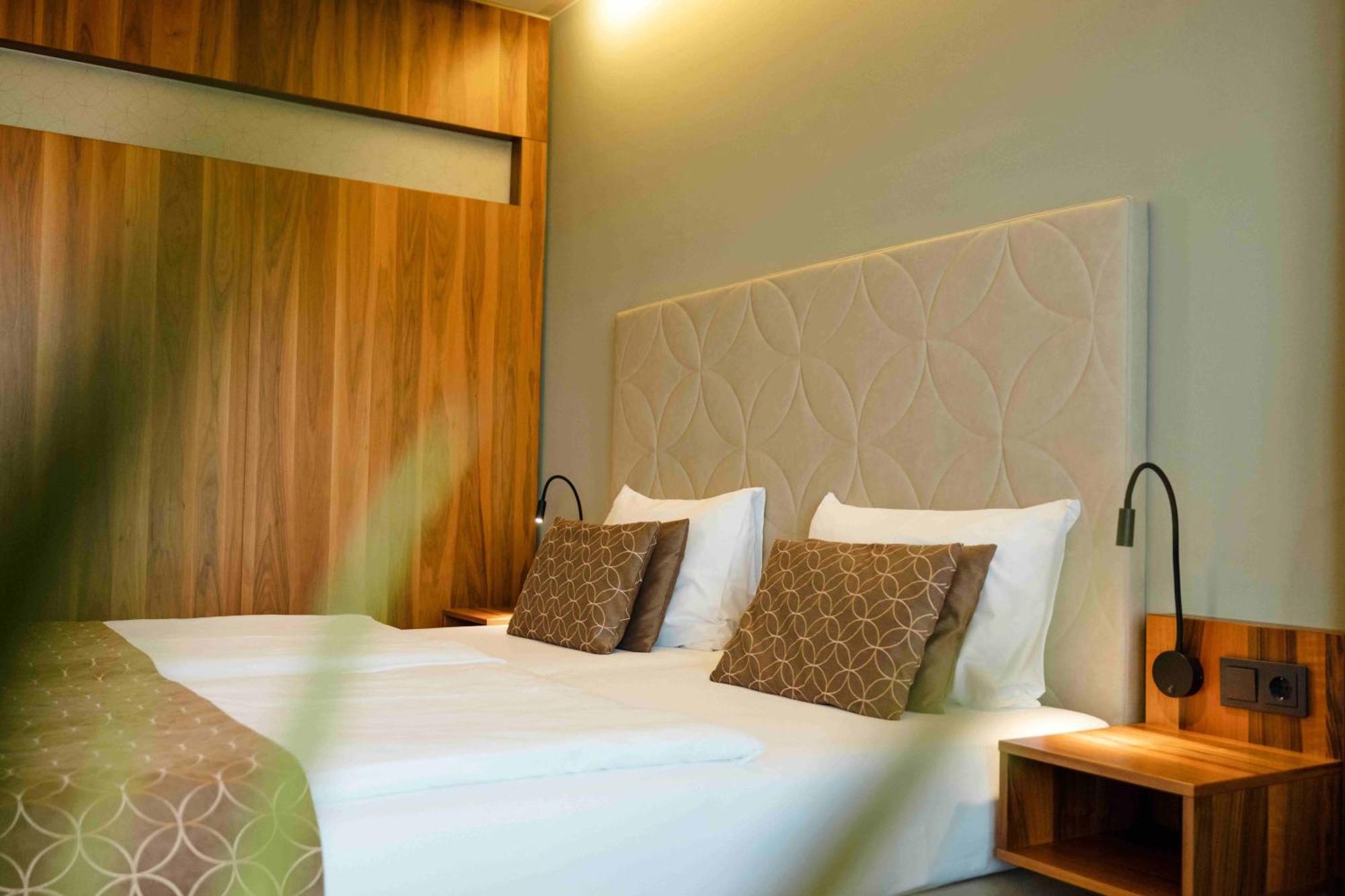 Therme Laa - Hotel & Silent Spa 라안데르타야 외부 사진