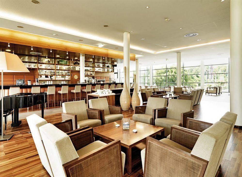 Therme Laa - Hotel & Silent Spa 라안데르타야 외부 사진